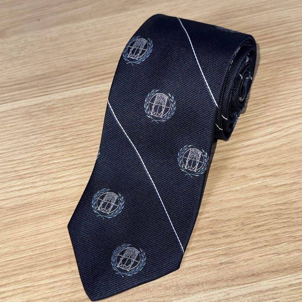 Vintage ISSVD Medical Novelty Tie Navy Blue Crest Logo Vulvar Disease Support - Picture 2 of 7